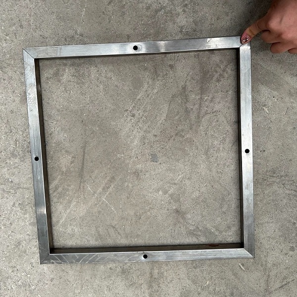 punzonatura telaio in acciaio inox