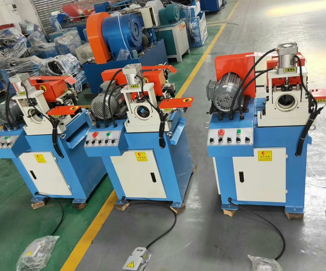 fabbrica di macchine per smussatura tubi alekvs