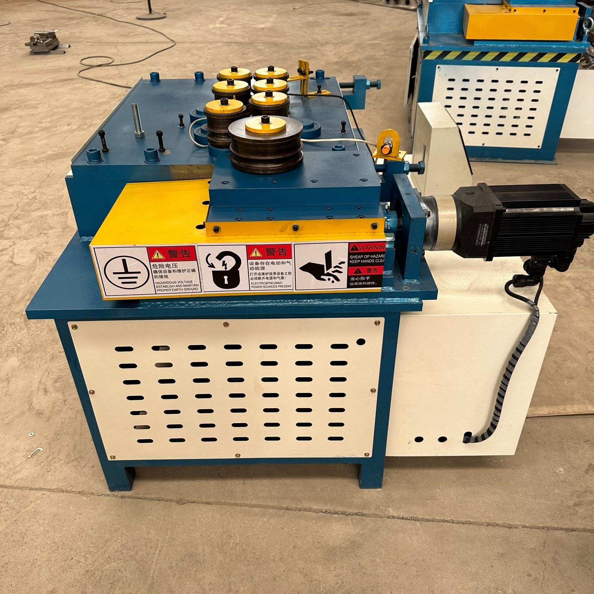 Alekvs elektrische Rohrbiegemaschine2