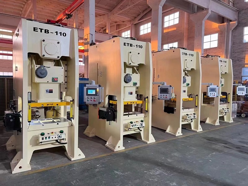 presse à point unique pour la fabrication de pièces métalliques industrielles