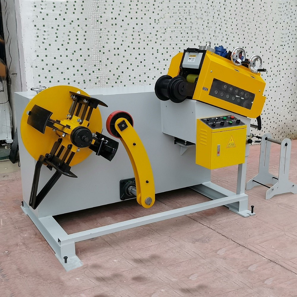 2-in-1-Abwickel- und Richtmaschine img2