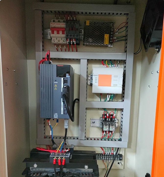 electrical cabinet for servo feeding system