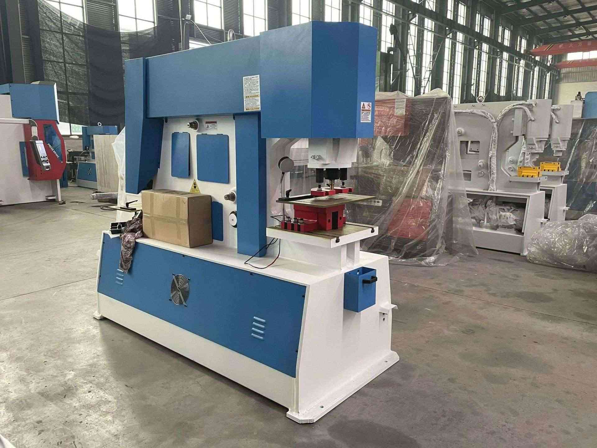 hydraulic ironworker machine for shearing and punching