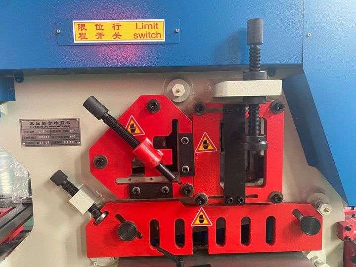 material pressing device 2