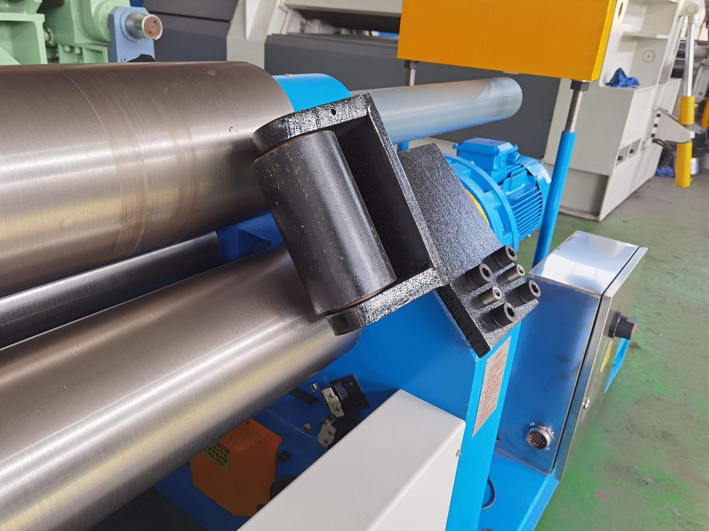 mechanical three roller configuration