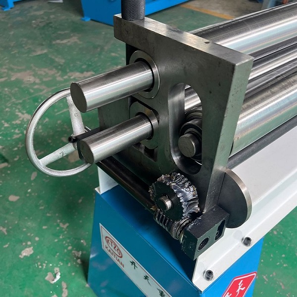 bottom roller adjust screw