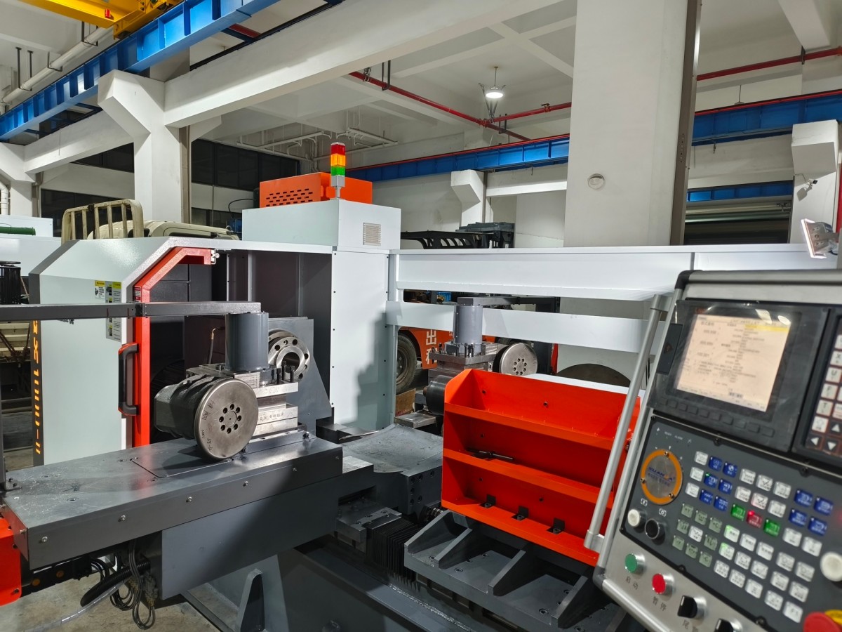 1000 mm Hochleistungs-CNC-Doppelrollen-Metalldrückmaschine 3