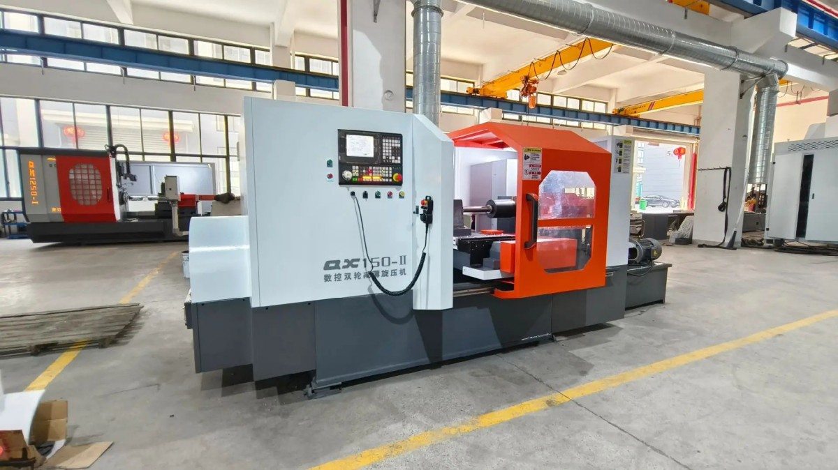 150 mm Doppelrollen-CNC-Metalldrückmaschine 1