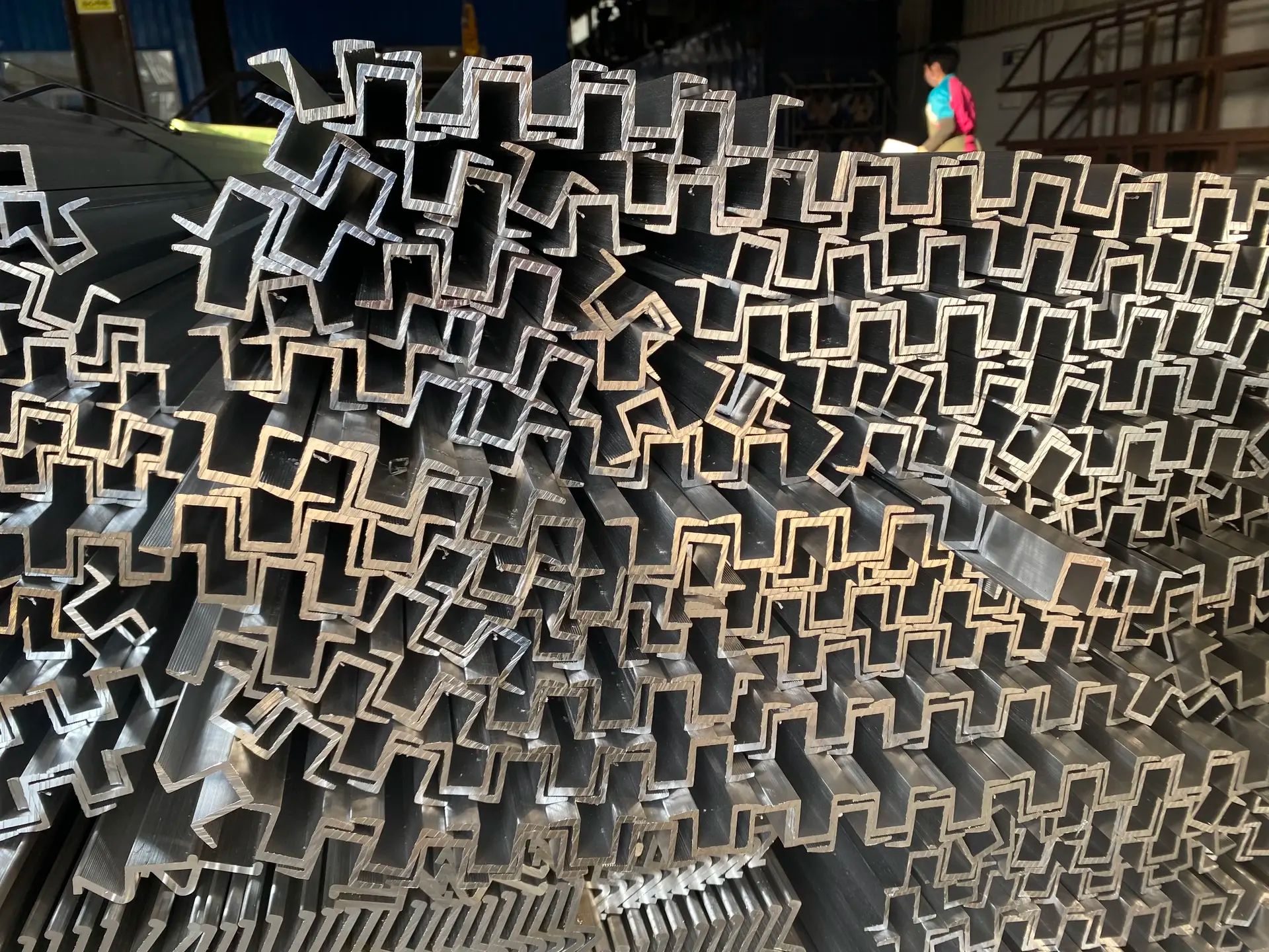建築用アルミニウムプロファイル