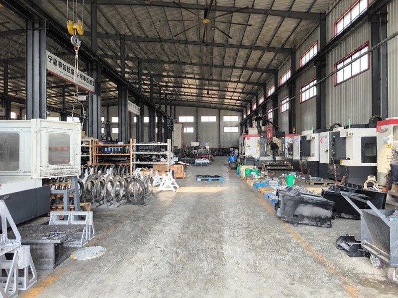 automated three chuck tube laser cutting machine factory 1