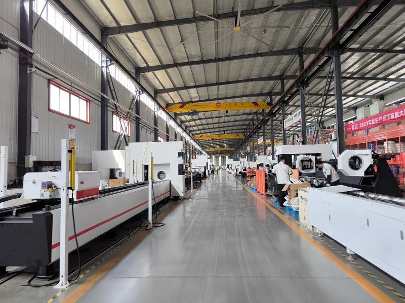automated three chuck tube laser cutting machine factory 2