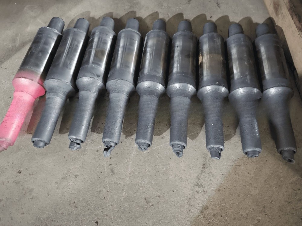 CNC-Warmpressen für nahtlose Zylinder