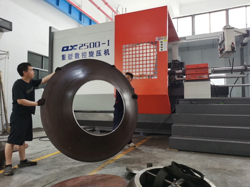 Einzelwalzen-CNC-Metalldrückmaschine für Aluminiumkochgeschirr 2