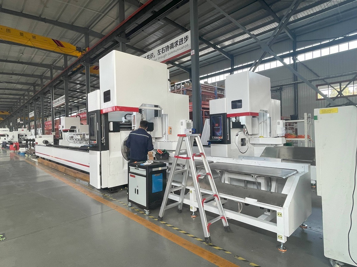 zero tailing three chucks zero tailing cnc fiber laser tube cutting machine