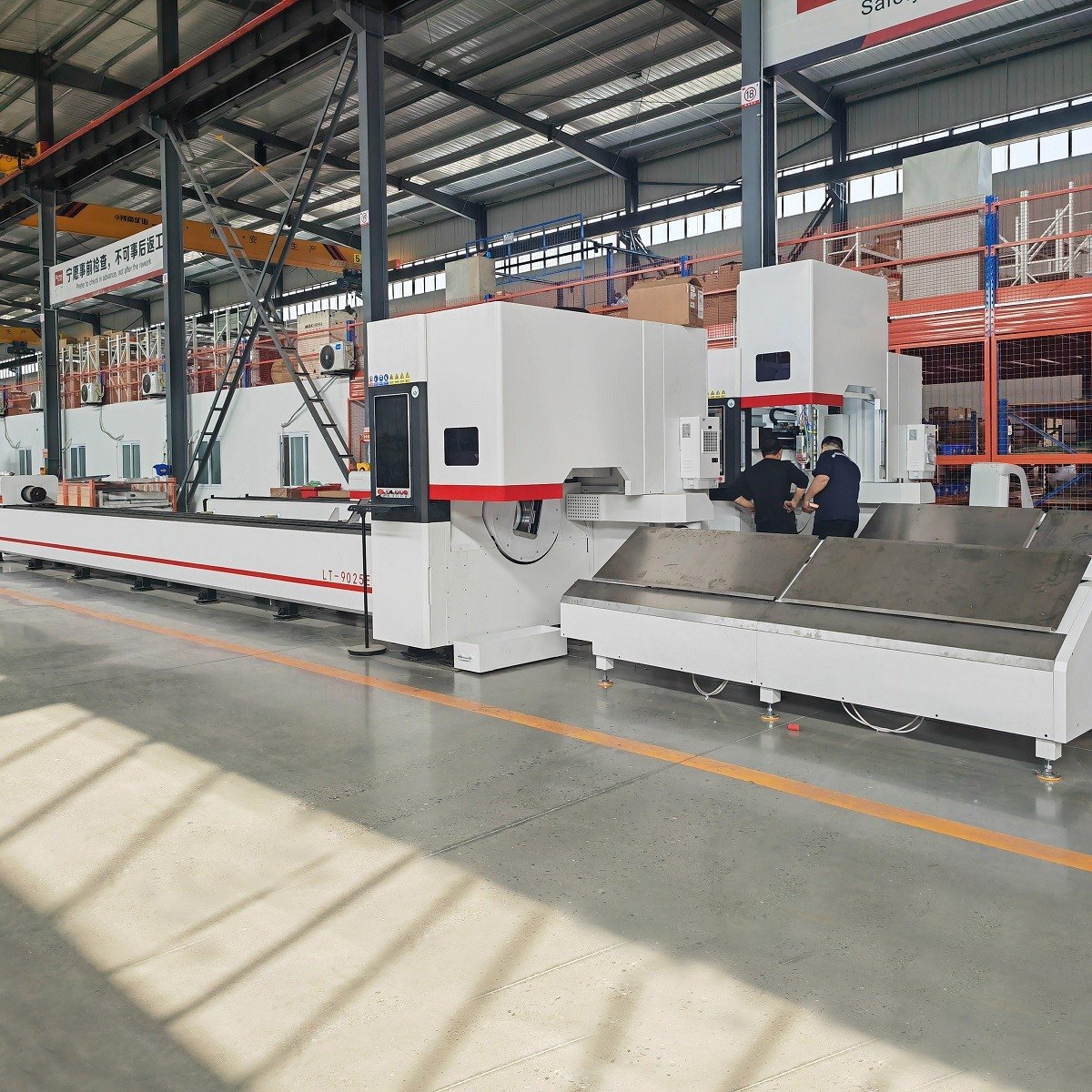 zero tailing three chucks cnc fiber laser cutting machine img3