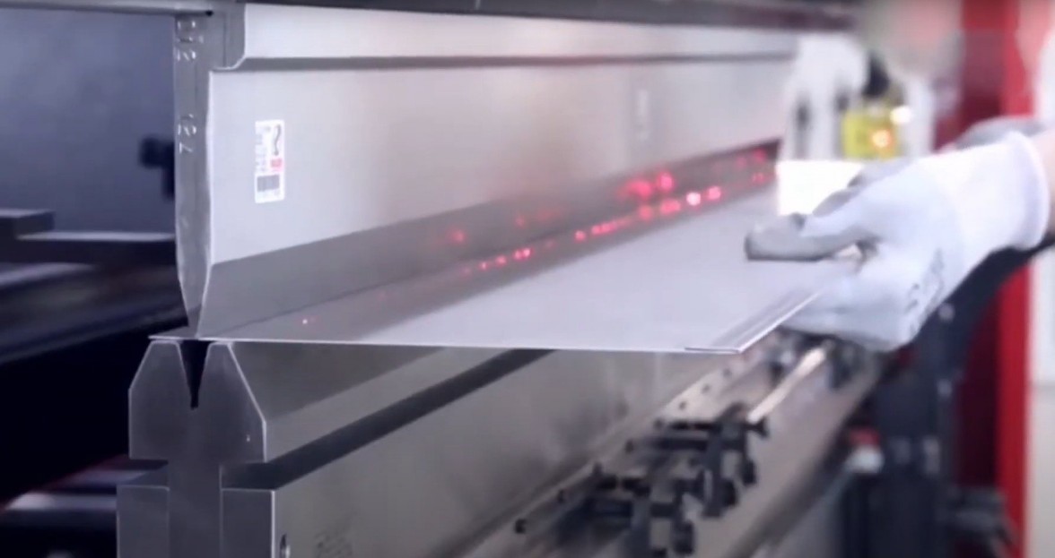 aluminum bending by pressmachine
