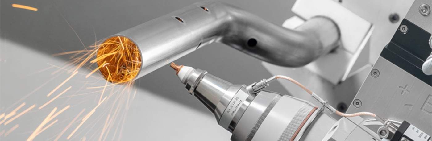 the 3d cutting head has the functions of rotation and swing