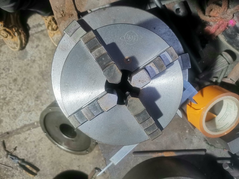 4 jaw chuck holding a non rotational part