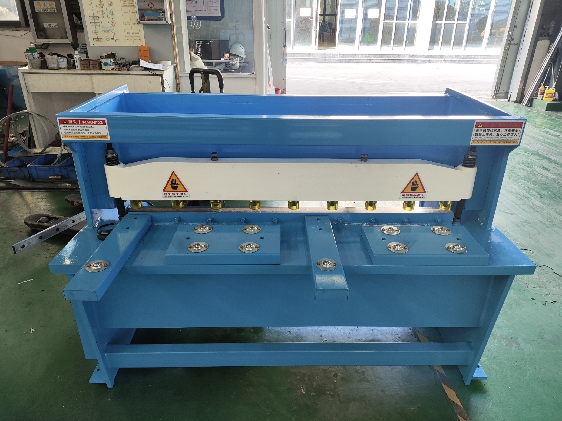 アレクブス電動板金せん断機2