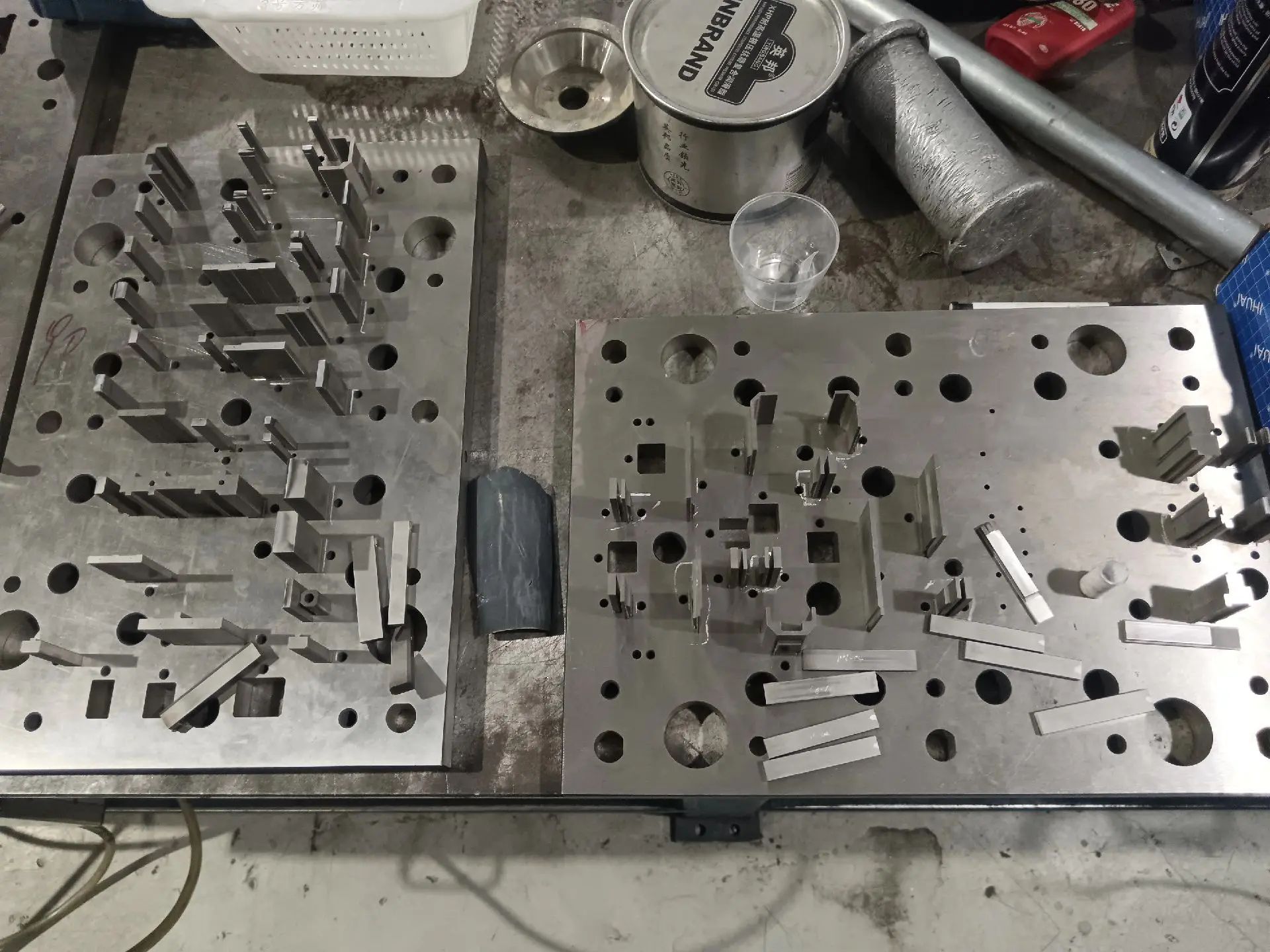 high volume sheet metal stamping press forming components with die sets