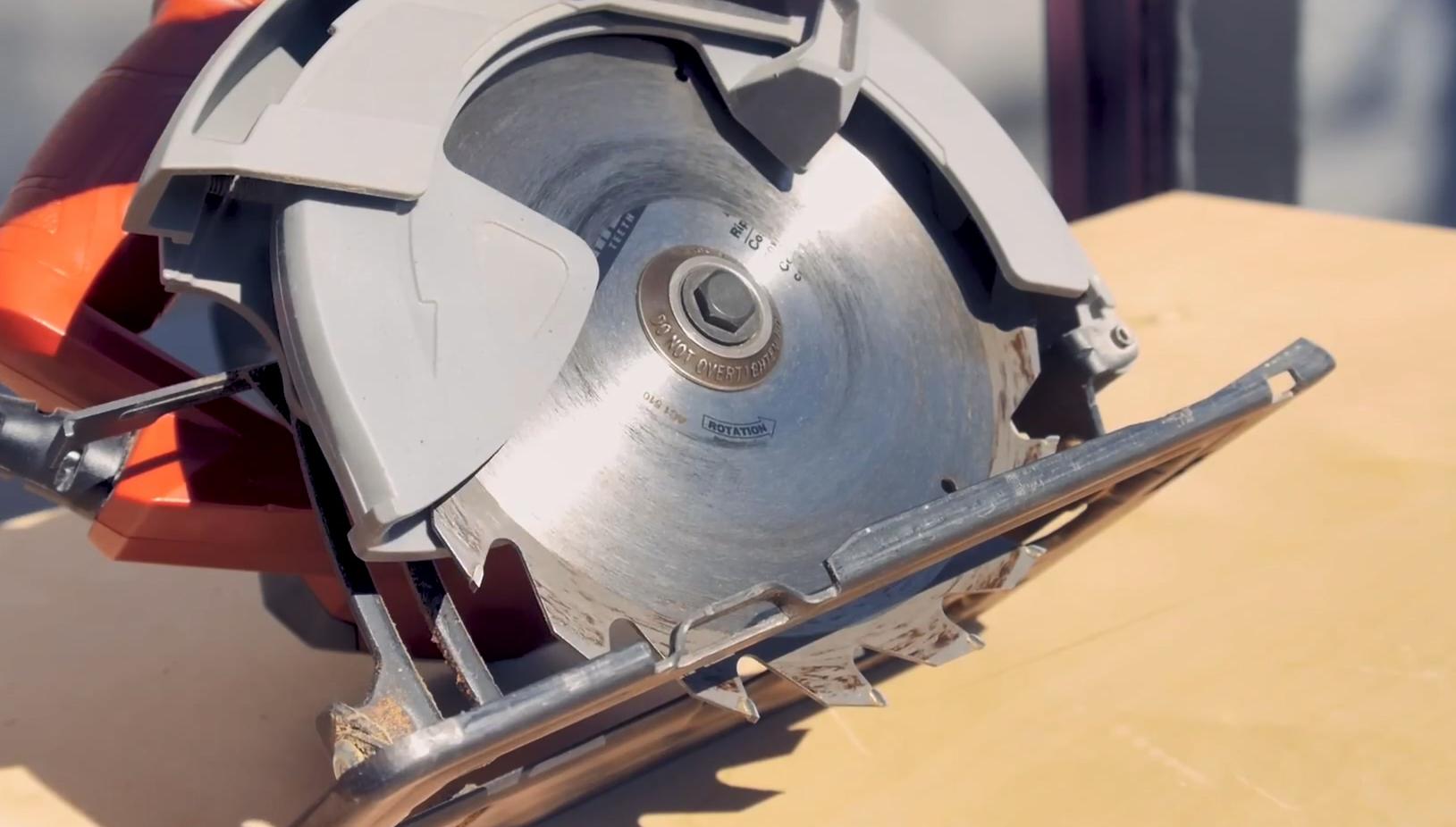 parts of a circular saw 4