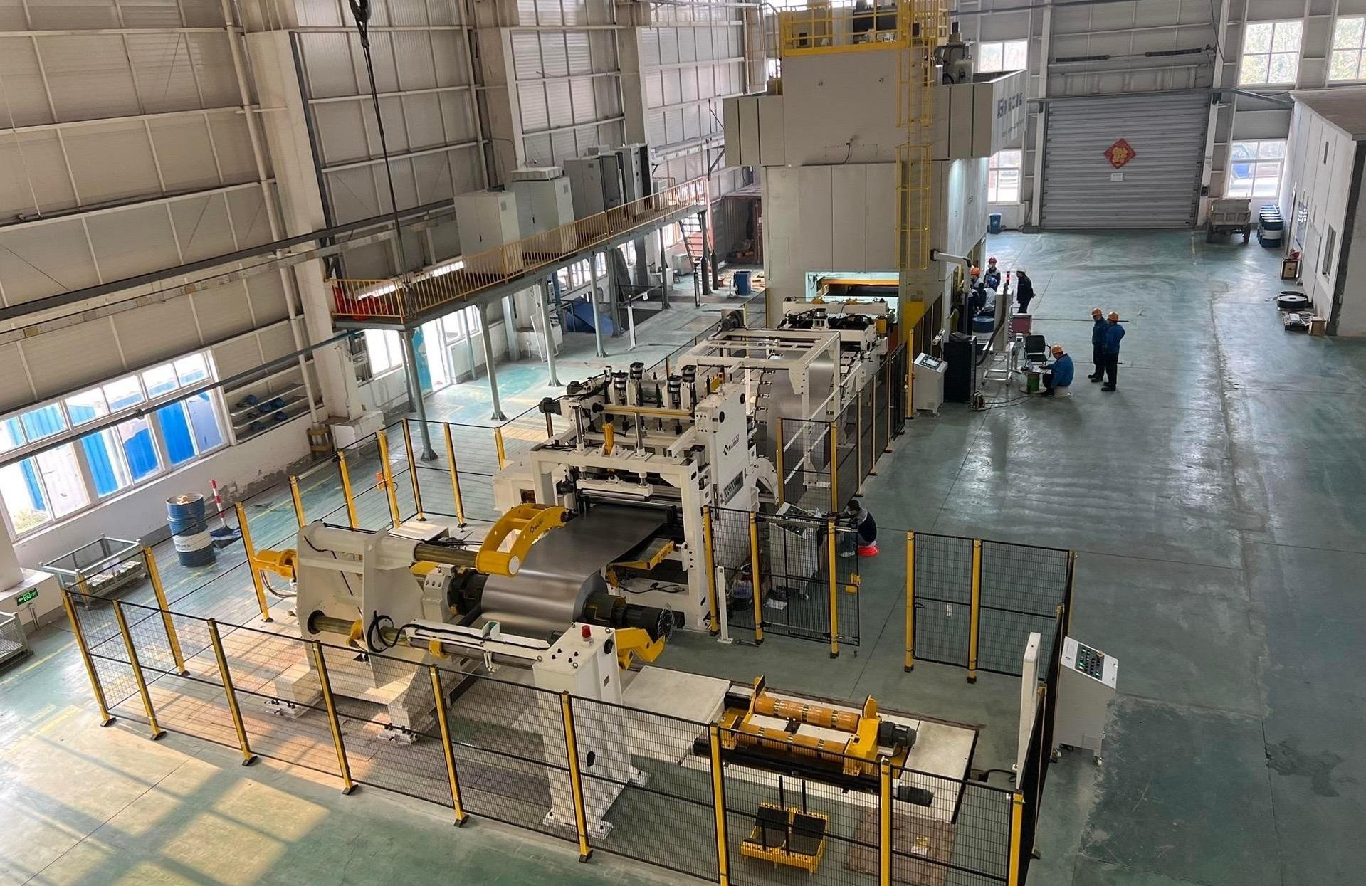 servo press blanking line for processing steel and aluminum