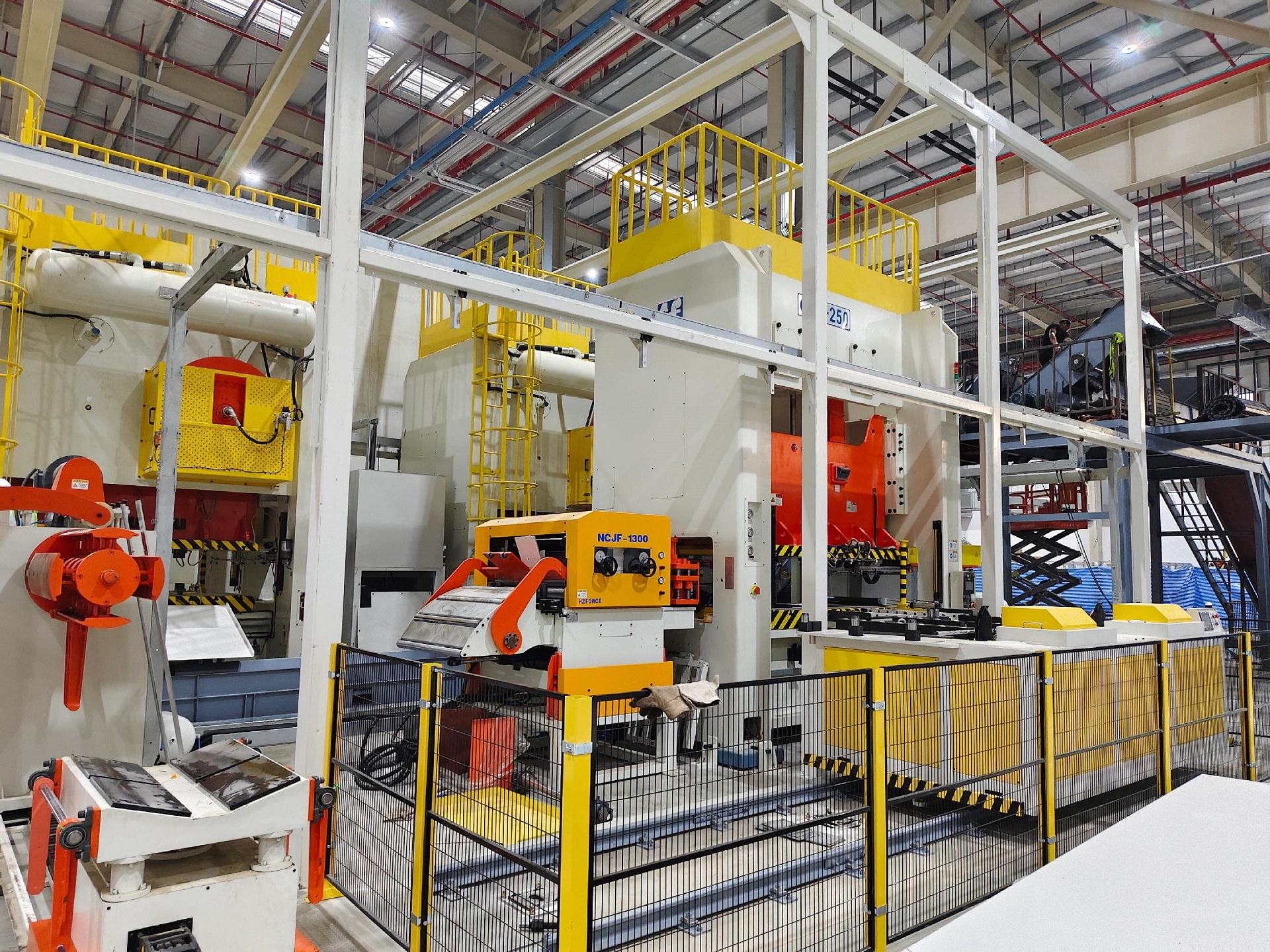 sheet metal fabrication uncoiling leveling delivering pressing production line