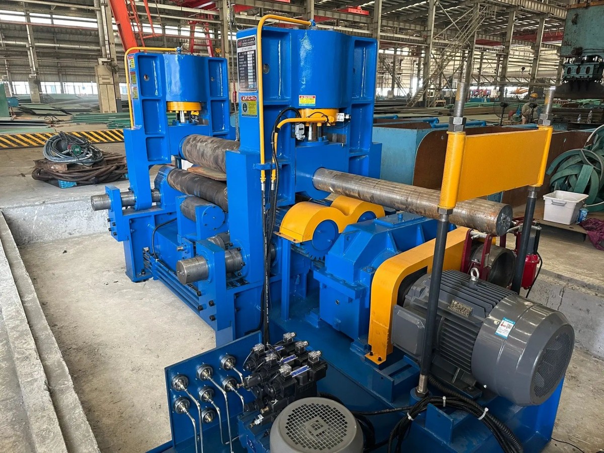 Máquina de laminação de chapas universais com rolo superior Alekvs W11S
