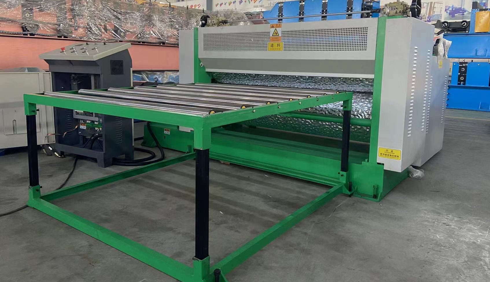Máquina de estampación con rodillos de placa de control de aluminio