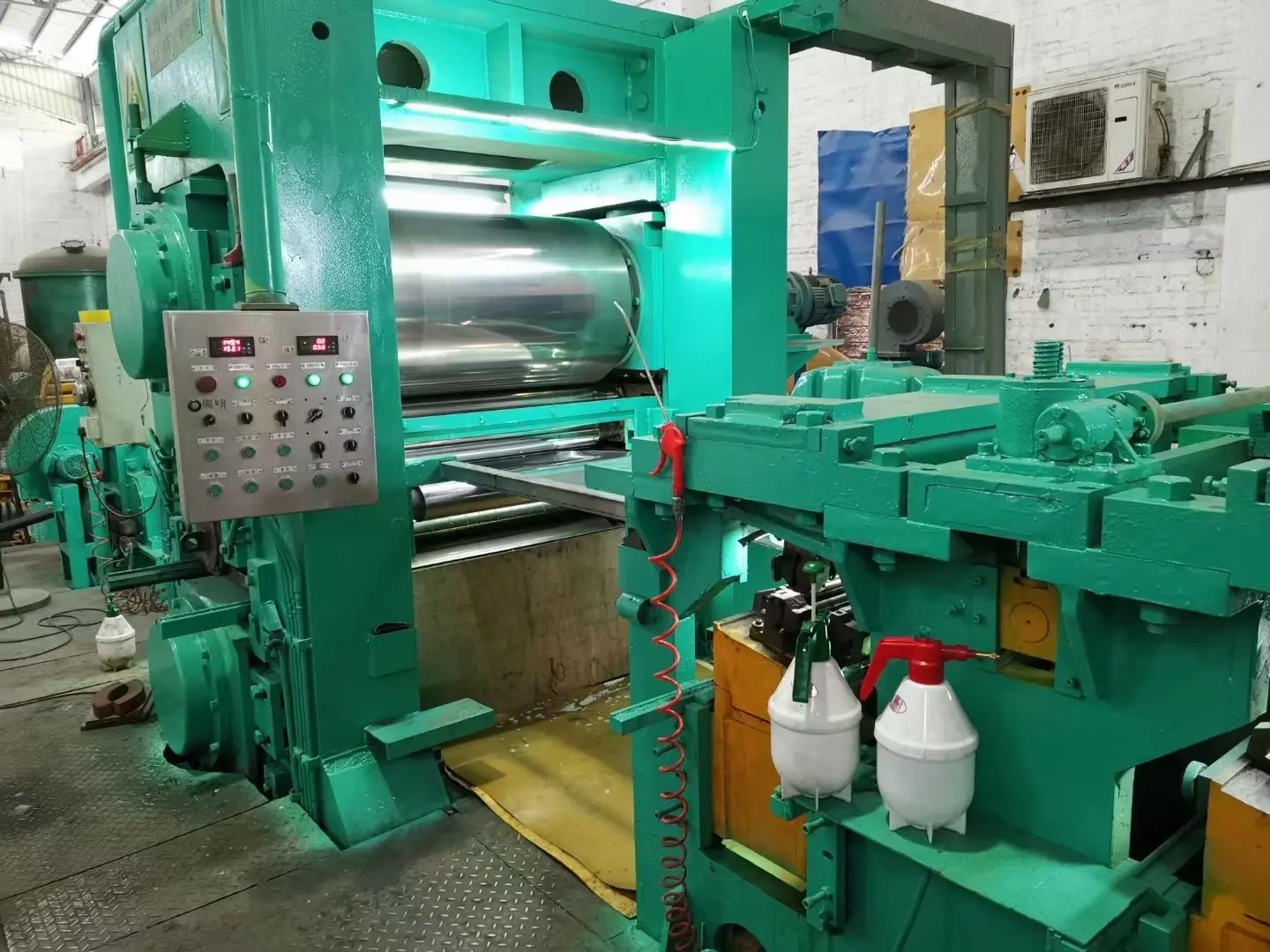 línea de nivelación de tensión de bobina de aluminio