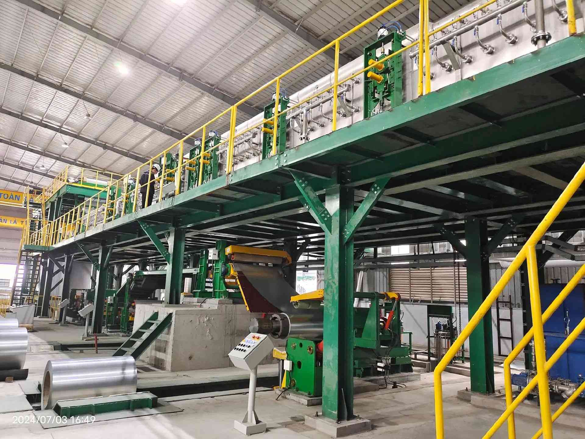 Sistema automatizado de recubrimiento de color para bobinas de aluminio y gi