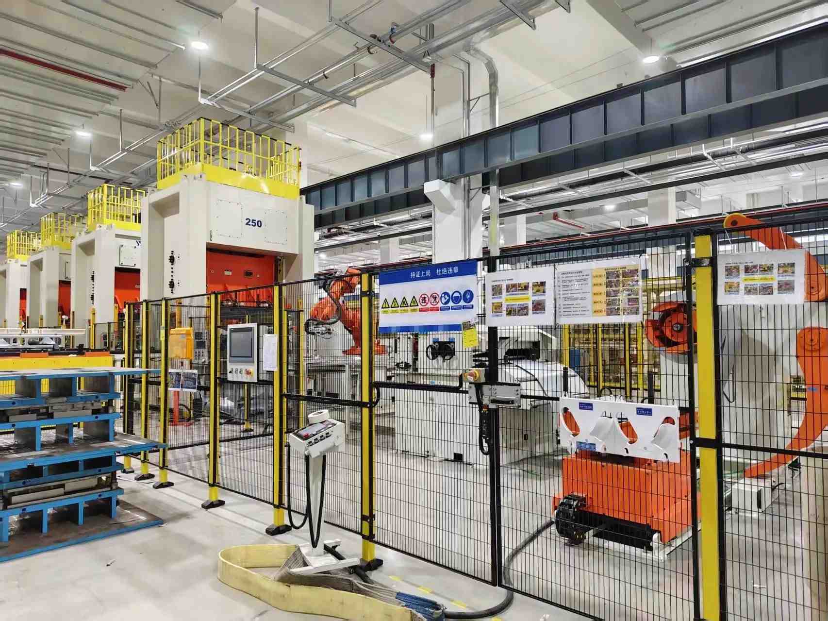 Sistema automático de alimentación de bobinas para líneas de estampación de acero y aluminio 2