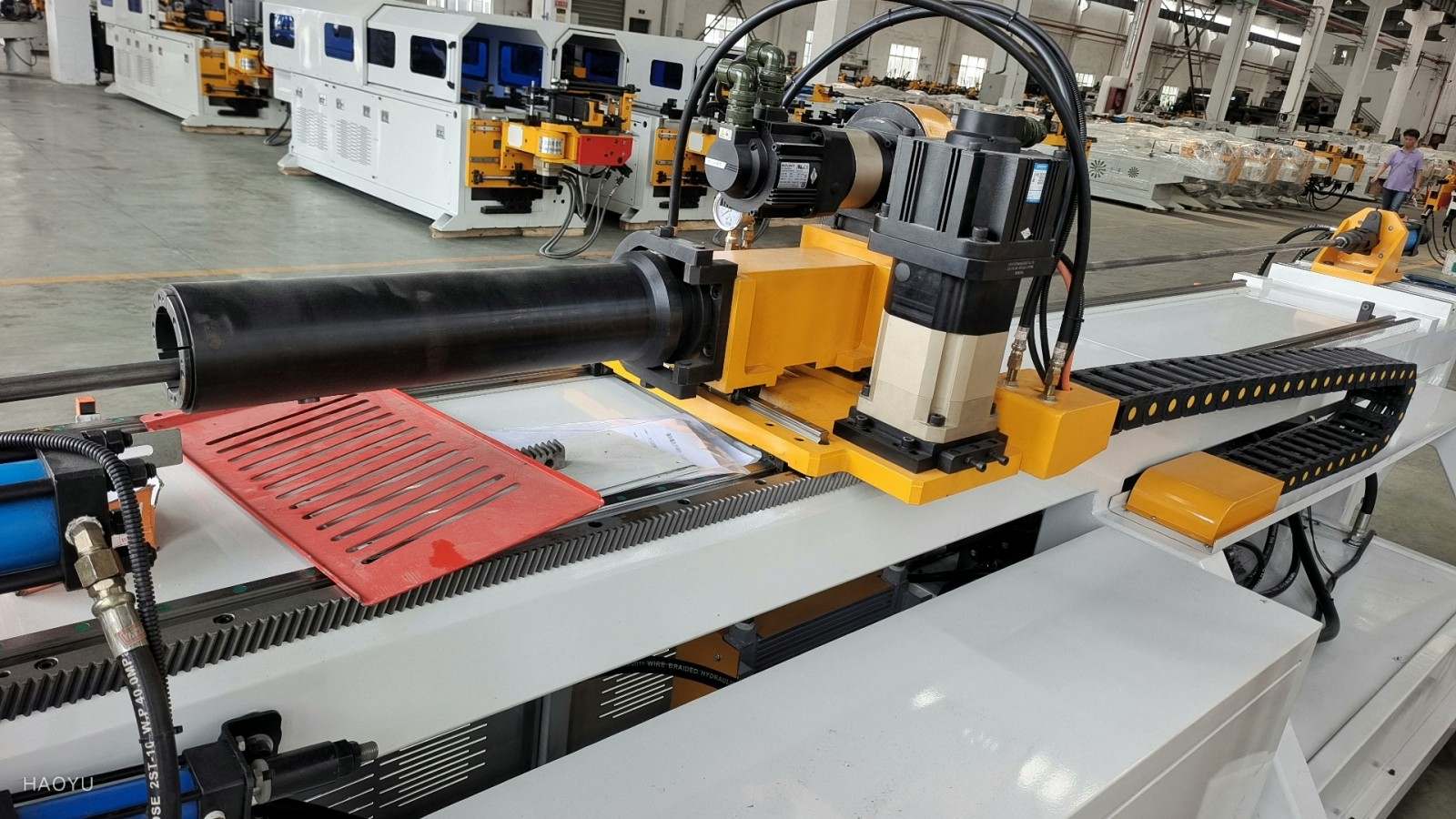 Máquina dobladora automática de tubos y tuberías CNC
