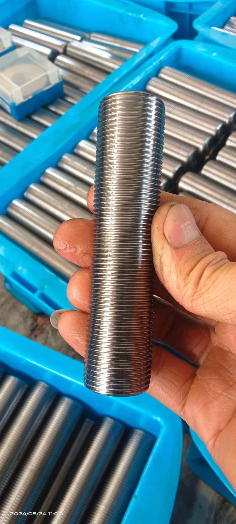 cnc automatic thread rolling machine produces threaded rods high precision fasteners components
