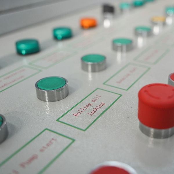 Controlador CNC para máquinas de forja de rodillos