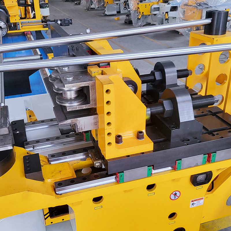 Máquina dobladora de tubos eléctrica CNC para producción de alta velocidad