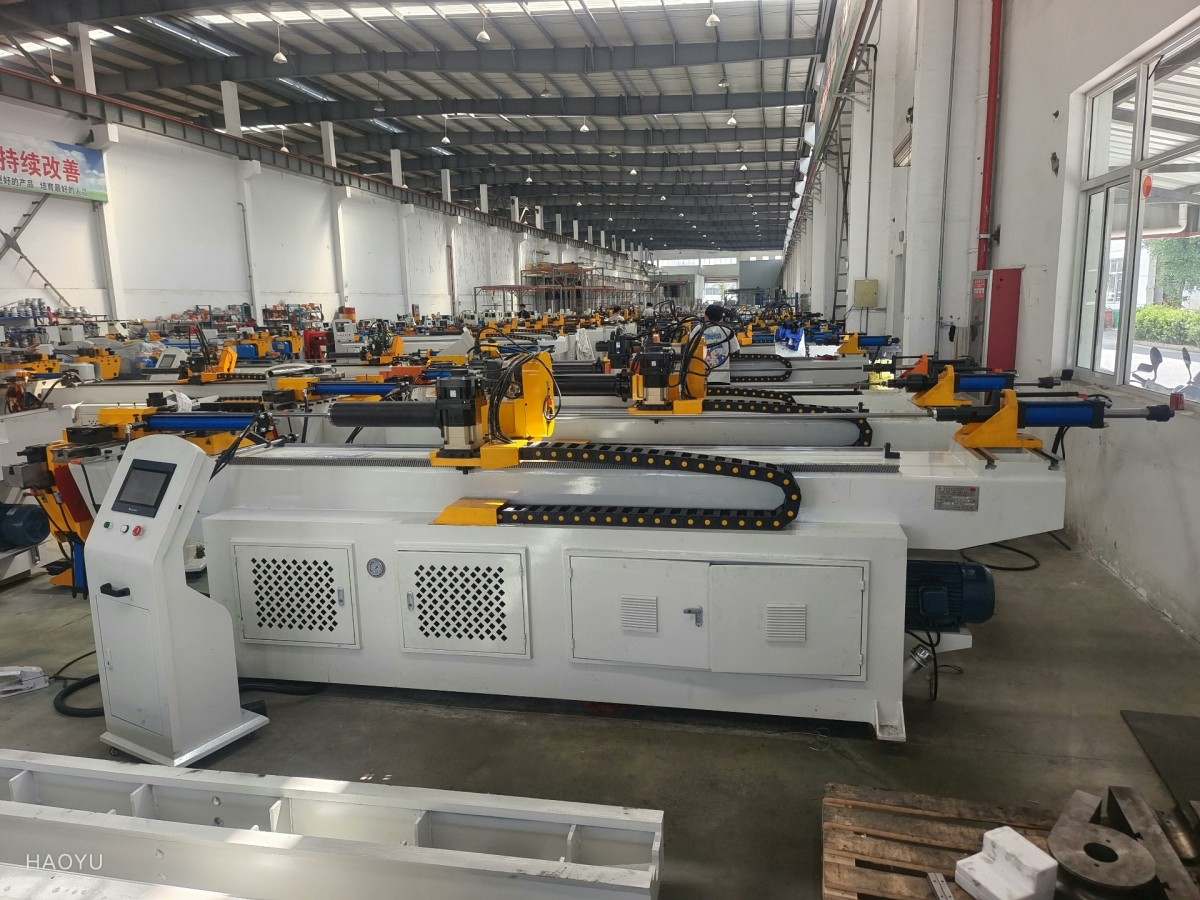 Dobladora de tubos y tuberías hidráulica CNC para aplicaciones de servicio pesado