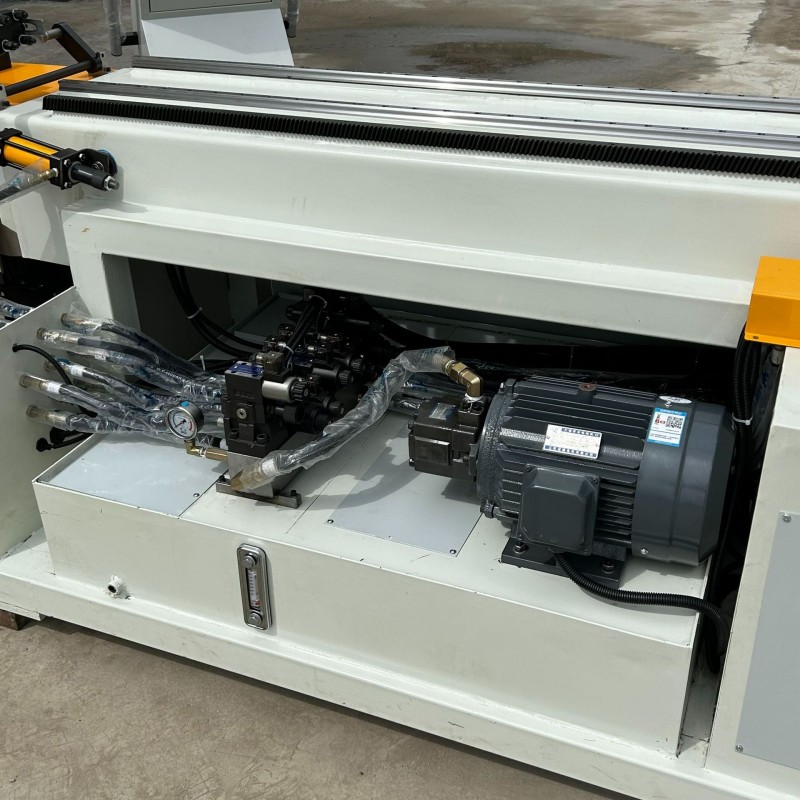 Dobladora de tubos y tuberías CNC para componentes aeroespaciales y automotrices
