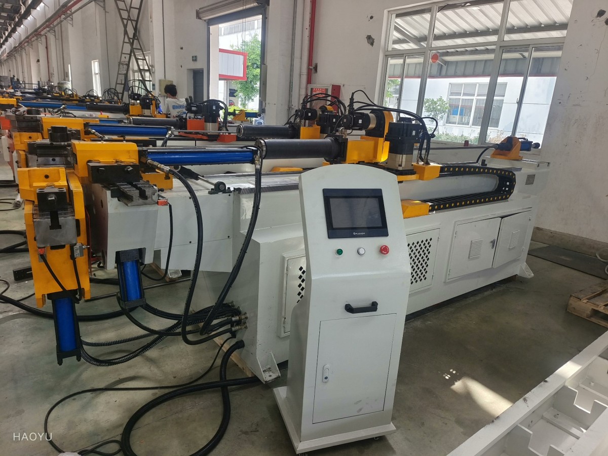Máquina dobladora de tubos cuadrados y redondos CNC con control multieje