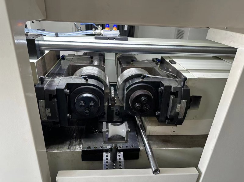 cnc thread rolling machine interior