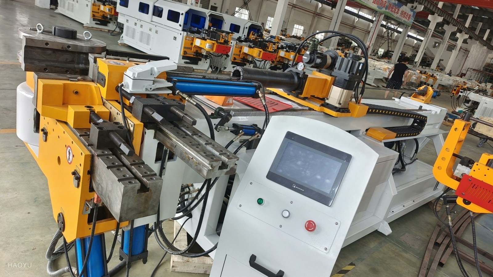 máquinas dobladoras de tubos cnc