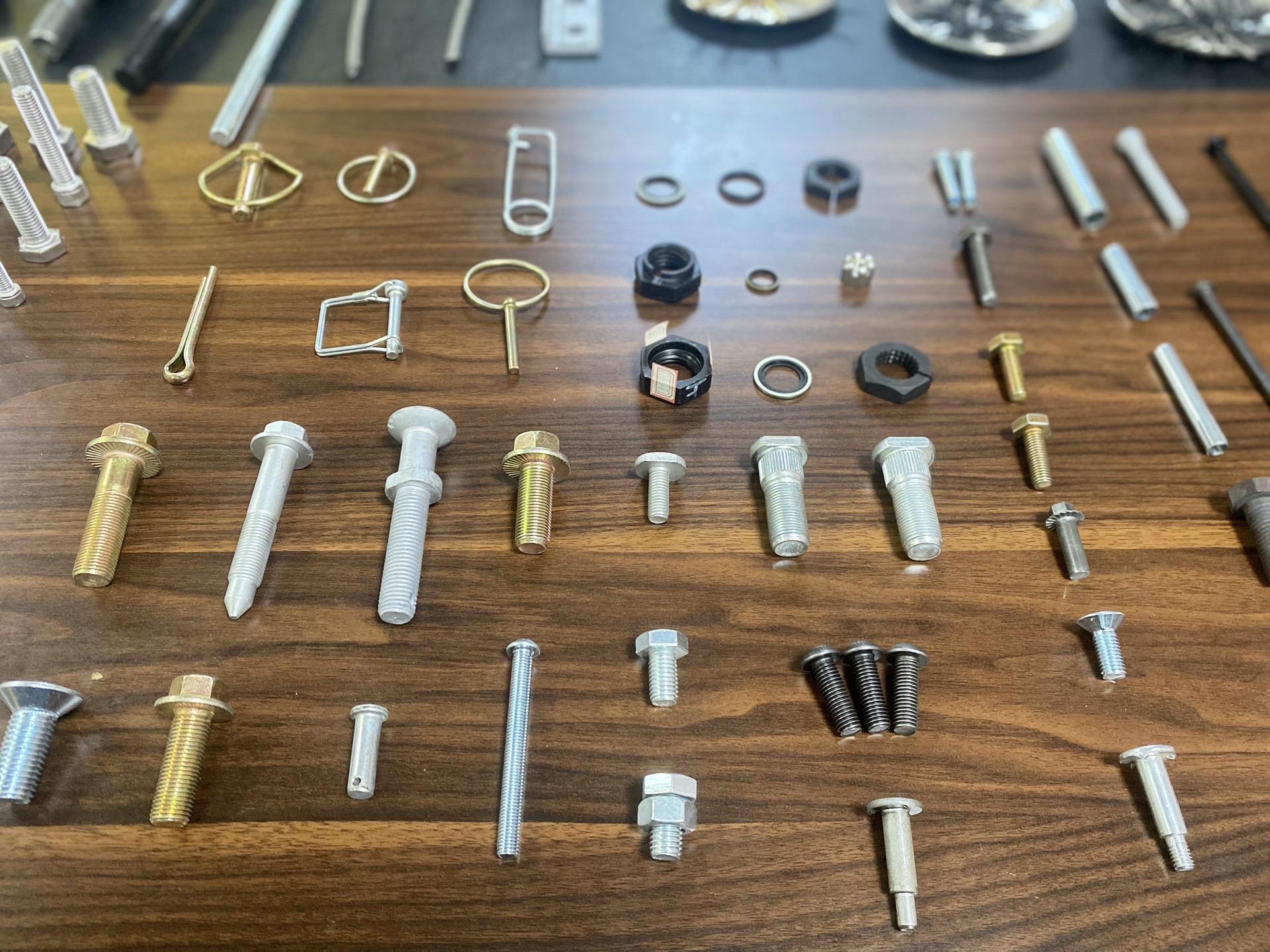 diferentes tipos de tornillos
