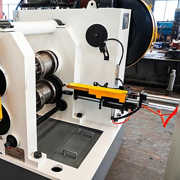 Sistema de alimentación automática neumática para máquinas de forja por rodillos