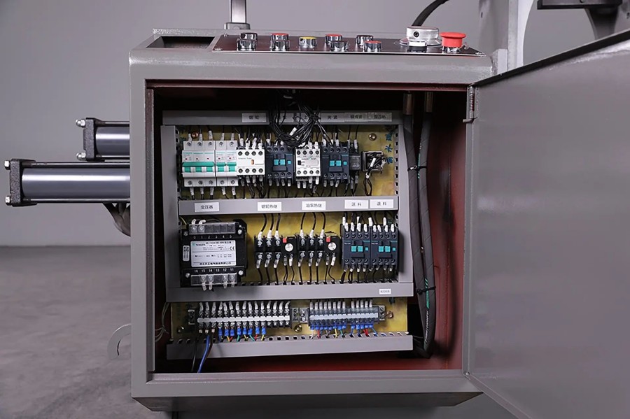 armoire de commande électrique série aek va 3040