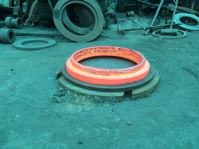 anillo de acero forjado