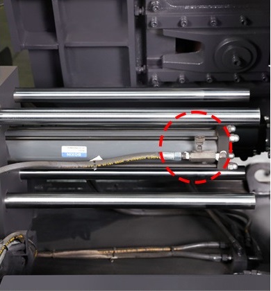 full stroke hydraulic cylinder with adjustable pressure 26 horizontal metal band saw aek va 65nc