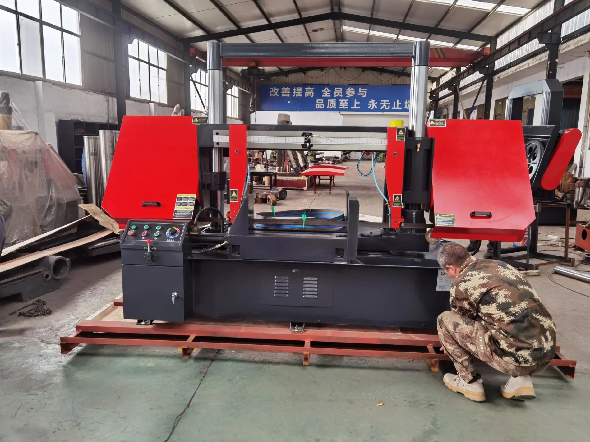 metal band saw batch cutting of steel bars1