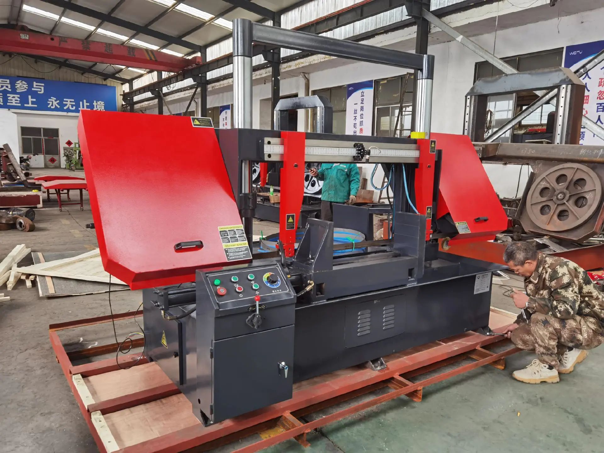 metal band saw batch cutting of steel bars2