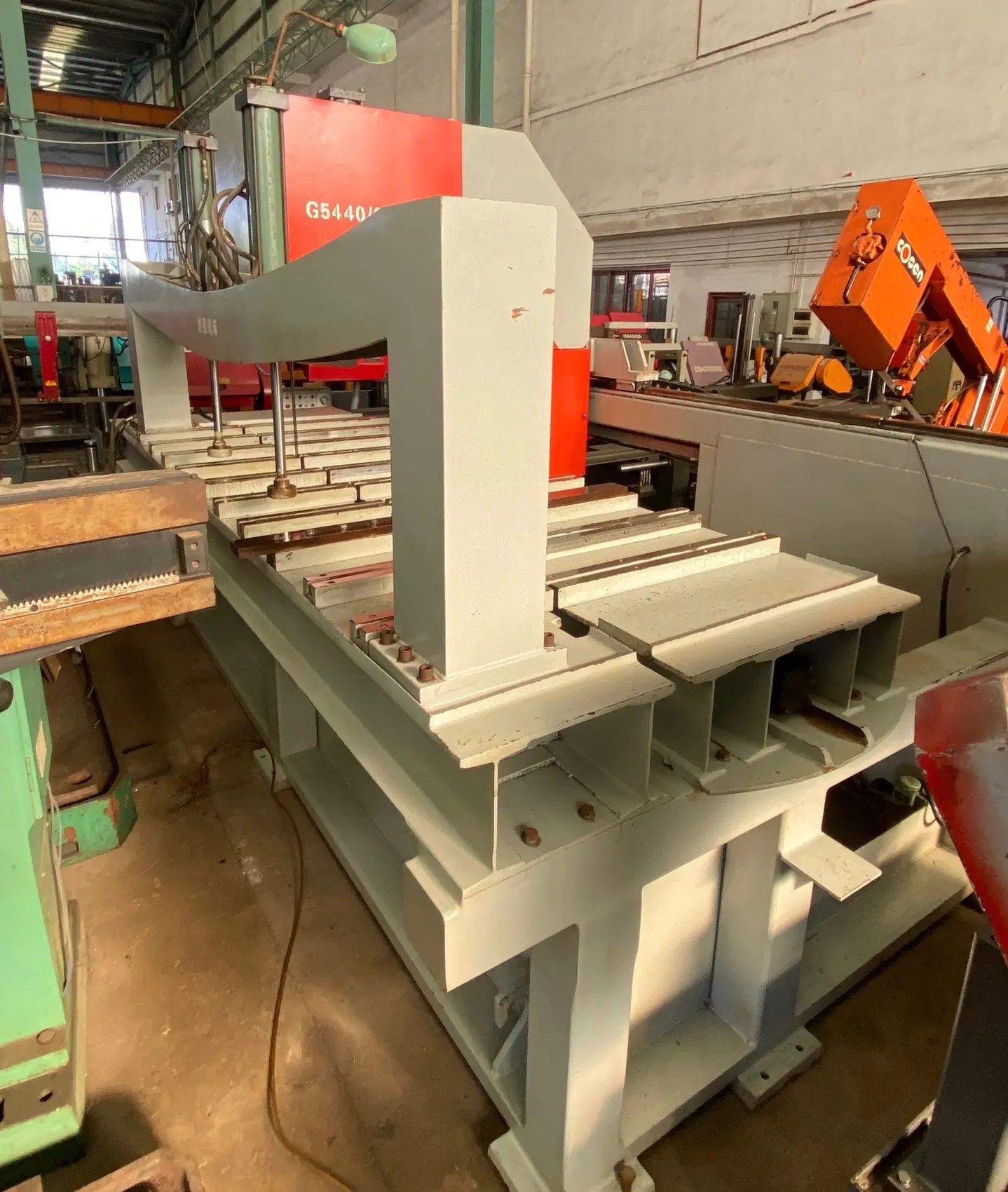metal vertical band saw 2
