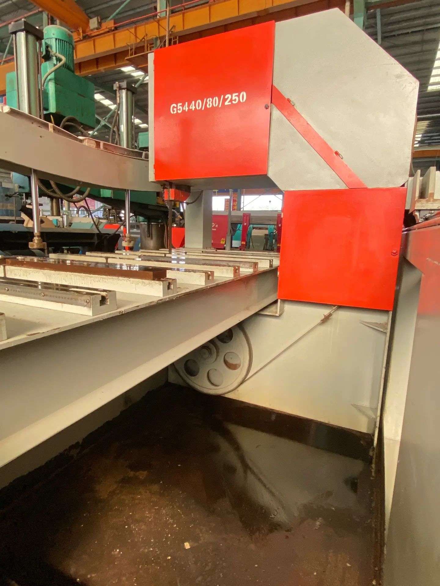 metal vertical band saw